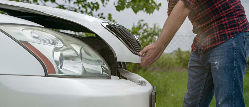 вскрытие капота автомобиля